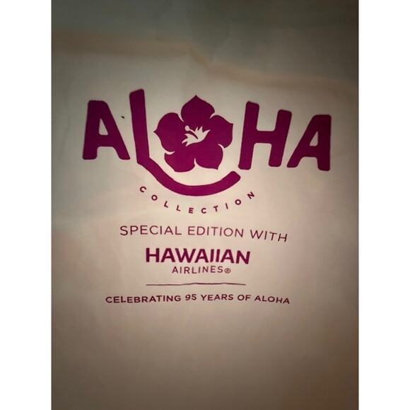 NWT Aloha Collection x Hawaiian Airlines Special Edition 1970's Pouch - Picture 7 of 11